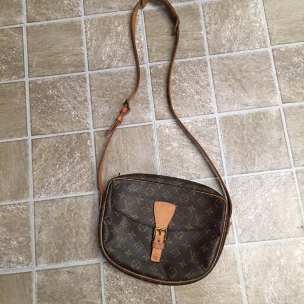 Authentic Louis vuitton Crossbody